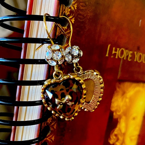 2 Pairs of Betsy Johnson Earrings - Picture 3 of 4